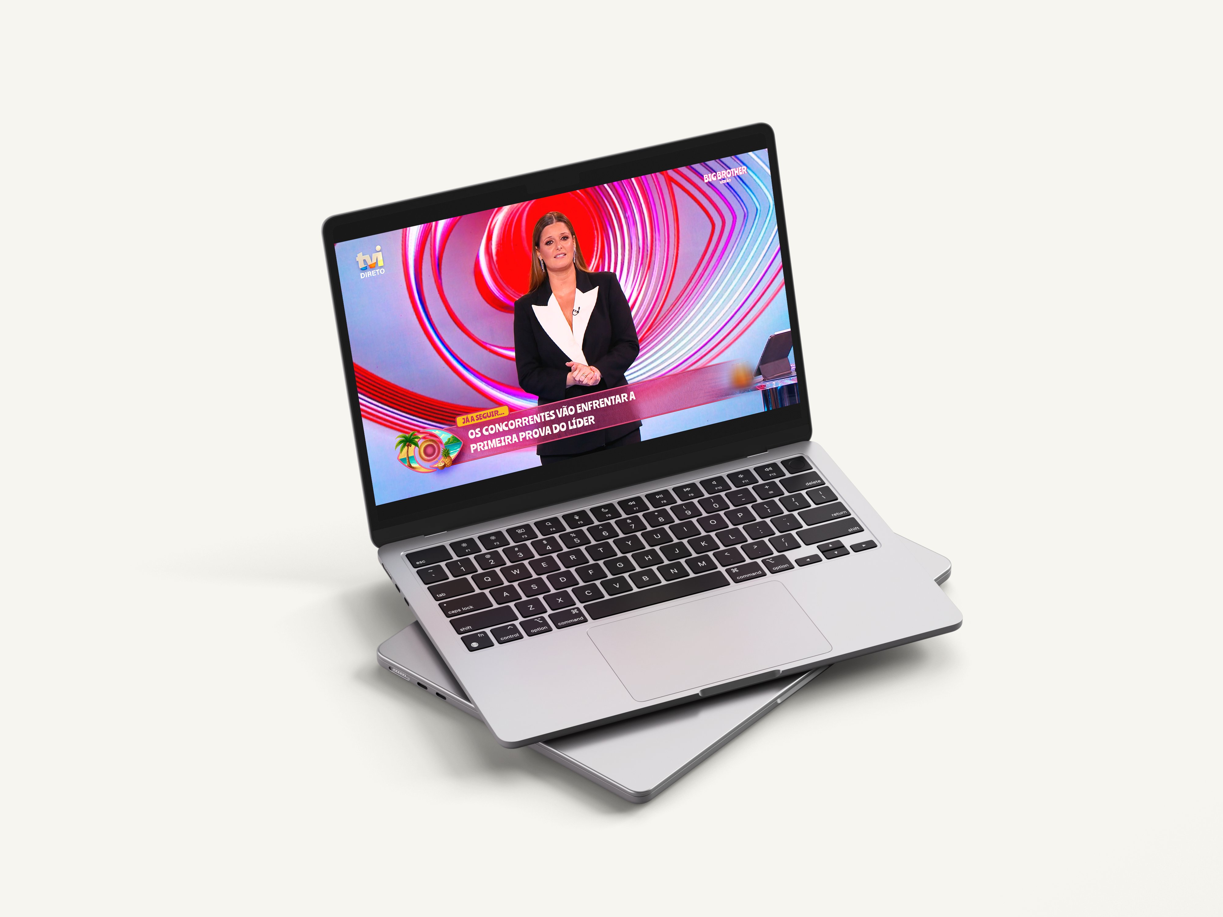 Oráculo televisivo visualizado em laptop